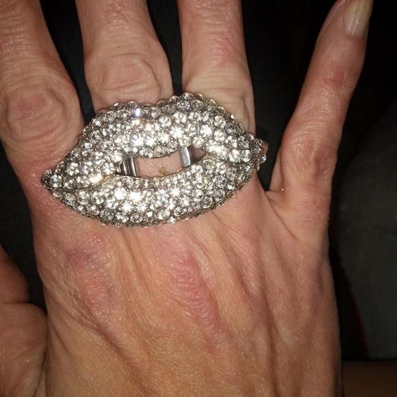 cubic zirconia adjustable lips ring - Picture 3 of 7